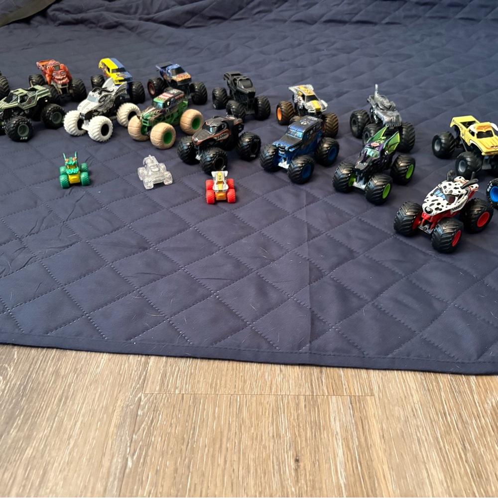 Monster Jam Trucks 1:64